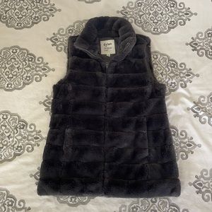 Dylan faux fur vest